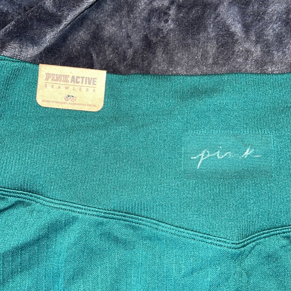 PINK Victoria’s Secret active seamless.
